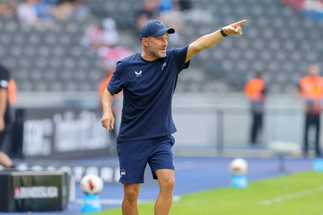 15.082026, xtgx, Fussball - 2.Bundesliga Hertha BSC Berlin - 1.FC Heidenheim emspor, v.l. Stefan Leitl (Hertha, Trainer) gibt Anweisungen, gestikuliert mit den Armen, gesticulate, gives instructions (DFL DFB REGULATIONS PROHIBIT ANY USE OF PHOTOGRAPHS as IMAGE SEQUENCES and or QUASI-VIDEO) Berlin *** 15 082026, xtgx, Soccer 2. Bundesliga Hertha BSC Berlin 1 FC Heidenheim emspor, from left: Stefan Leitl (Hertha), Coach gives instructions, gesturing with his arms, gesticulate, gives instructions DFL DFB REGULATIONS PROHIBIT ANY USE OF PHOTOGRAPHS as IMAGE SEQUENCES and or QUASI-VIDEO Berlin