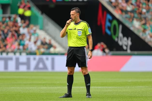 15.08.26, GER, Fussball, 1.FBL Männer, Freundschaftsspiel, Tach der Fans 2026, Saison2026 2027, Weserstadion, SV Werder Bremen vs.AJ Auxerre Einzelaktion Aktion Ganze Figur Einzeln Freisteller Schiedsrichter Sven Jablonski Foto nordphoto GmbH Tauchnitz DFB REGULATIONS PROHIBIT ANY USE OF PHOTOGRAPHS AS IMAGE SEQUENCES AND OR QUASI-VIDEO. Bremen Weserstadion Bremen Germany *** August 26, 2015, GER, Soccer, 1st Bundesliga Men, Friendly Match, Fan Day 2026, 2026–2027 Season, Weserstadion, SV Werder Bremen vs. AJ Auxerre, Individual Action, Full-Body Shot, Single Subject, Cutout, Referee Sven Jablonski, Photo by nordphoto GmbH Tauchnitz. DFB regulations prohibit any use of photographs as image sequences and or quasi-video. Bremen, Weserstadion, Bremen, Germany Copyright: xnordphotoxGmbHx xTauchnitzx