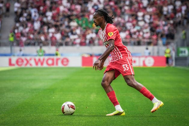 Testspiel: SC Freiburg vs Crystal Palace, 15.08.2026 Jordy Makengo (SC Freiburg, 33) am Ball Testspiel: SC Freiburg vs Crystal Palace, Europa-Park-Stadion, 15.08.2026 DFB DFL REGULATIONS PROHIBIT ANY USE OF PHOTOGRAPHS AS IMAGE SEQUENCES AND OR QUASI-VIDEO. *** Friendly Match: SC Freiburg vs. Crystal Palace, August 15, 2026; Jordy Makengo (SC Freiburg), No. 33, in possession of the ball; Friendly Match: SC Freiburg vs. Crystal Palace, Europa-Park Stadium, August 15, 2026 DFB and DFL regulations prohibit any use of photographs as image sequences and or quasi-video. Copyright: xBEAUTIFULxSPORTS Boscox