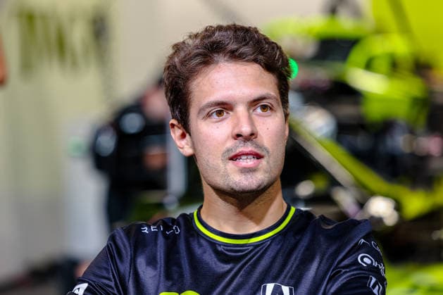 Felipe Drugovich (Andretti Formula E, 28) bei der Autogrammstunde, ABB FIA Formula E World Championship, WM, Weltmeisterschaft London e-Prix 2026, Vereinigtes Koenigreich, Saison 12 2025 26, Runde 16, 15.07.2026, ABB FIA Formula E World Championship, London e-Prix 2026, Vereinigtes Koenigreich, Saison 12 2025 26, Runde 16, 15.07.2026 London *** Felipe Drugovich of Andretti Formula E, age 28, at the autograph session, ABB FIA Formula E World Championship, 2026 London e-Prix, United Kingdom, Season 12 (2025–26), Round 16, July 15, 2026, ABB FIA Formula E World Championship, 2026 London ePrix, United Kingdom, Season 12 (2025–26), Round 16, July 15, 2026, London Copyright: xEibner-Pressefoto LauraxRoemerx EP_LRR