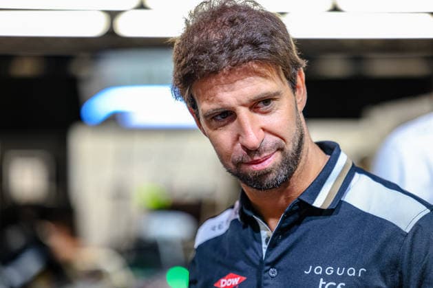 Antonio Felix da Costa (Jaguar TCS Racing, 13) bei der Autogrammstunde, ABB FIA Formula E World Championship, WM, Weltmeisterschaft London e-Prix 2026, Vereinigtes Koenigreich, Saison 12 2025 26, Runde 16, 15.07.2026, ABB FIA Formula E World Championship, London e-Prix 2026, Vereinigtes Koenigreich, Saison 12 2025 26, Runde 16, 15.07.2026 London *** Antonio Felix da Costa, Jaguar TCS Racing, 13 at the autograph session, ABB FIA Formula E World Championship, 2026 London ePrix, United Kingdom, Season 12 (2025–26), Round 16, July 15, 2026, ABB FIA Formula E World Championship, 2026 London e-Prix, United Kingdom, Season 12 (2025–26), Round 16, July 15, 2026, London Copyright: xEibner-Pressefoto LauraxRoemerx EP_LRR