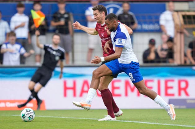 15.08.2026, Hänsch-Arena, Meppen, GER, 3. Liga, 2. Spieltag: SV Meppen vs SG Sonnenhof Großaspach, Cyrill Akono (SV Meppen 9) vs Arbnor Nuraj (SG Sonnenhof Großaspach 25) DFL REGULATIONS PROHIBIT ANY USE OF PHOTOGRAPHS AS IMAGE SEQUENCES AND OR QUASI-VIDEO. Meppen Niedersachsen Hänsch-Arena *** August 15, 2026, Hänsch Arena, Meppen, GER, 3rd Division, Matchday 2: SV Meppen vs. SG Sonnenhof Großaspach, Cyrill Akono SV Meppen 9 vs. Arbnor Nuraj SG Sonnenhof Großaspach 25 DFL REGULATIONS PROHIBIT ANY USE OF PHOTOGRAPHS AS IMAGE SEQUENCES AND OR QUASI-VIDEO Meppen, Lower Saxony, Hänsch Arena