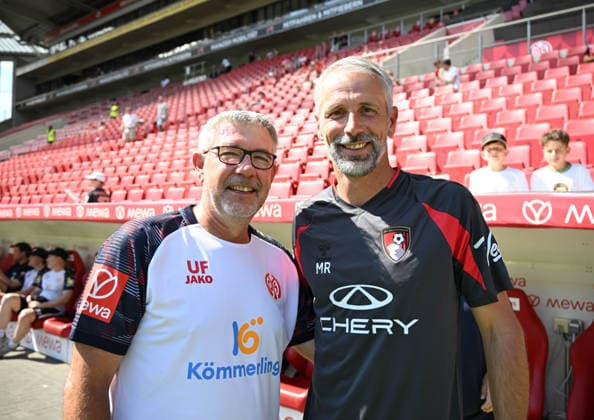 15.08.2026, xsltx, Fussball Testspiel, FSV Mainz 05 - AFC Bournemouth v.l. Gut gelaunt vor dem Anpfiff: Urs Fischer (Cheftrainer 1. FSV Mainz 05) und Marco Rose (Cheftrainer AFC Bournemouth) (DFL DFB REGULATIONS PROHIBIT ANY USE OF PHOTOGRAPHS as IMAGE SEQUENCES and or QUASI-VIDEO) *** August 15, 2026, xsltx, Soccer Friendly Match, FSV Mainz 05 vs. AFC Bournemouth: In good spirits before kickoff—Urs Fischer, head coach of FSV Mainz 05, and Marco Rose, head coach of AFC Bournemouth. DFL and DFB regulations prohibit any use of photographs as image SEQUENCES and or QUASI-VIDEO