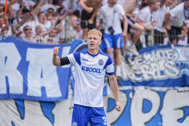 Deutschland: Fussball, 3. Liga, 2. Spieltag, Hänsch-Arena, SV Meppem vs. SG Sonnenhof-Großaspach: Tor von Luca Prasse (SV Meppen, 31) und anschließender Torjubel. *** German Soccer, 3rd Division, Matchday 2, Hänsch Arena, SV Meppen vs. SG Sonnenhof Großaspach; goal by Luca Prasse (SV Meppen) in the 31st minute, followed by goal celebrations Copyright: xMichelxWittex