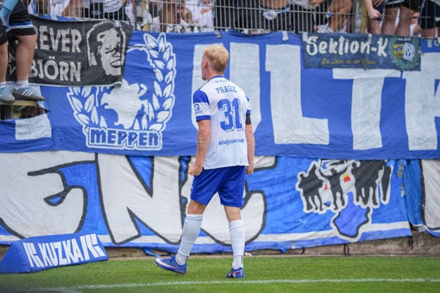 Deutschland: Fussball, 3. Liga, 2. Spieltag, Hänsch-Arena, SV Meppem vs. SG Sonnenhof-Großaspach: Tor von Luca Prasse (SV Meppen, 31) und anschließender Torjubel. *** German Soccer, 3rd Division, Matchday 2, Hänsch Arena, SV Meppen vs. SG Sonnenhof Großaspach; goal by Luca Prasse (SV Meppen) in the 31st minute, followed by goal celebrations Copyright: xMichelxWittex