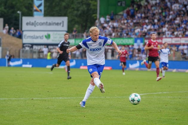 Deutschland: Fussball, 3. Liga, 2. Spieltag, Hänsch-Arena, SV Meppem vs. SG Sonnenhof-Großaspach: Tor von Luca Prasse (SV Meppen, 31) und anschließender Torjubel. *** German Soccer, 3rd Division, Matchday 2, Hänsch Arena, SV Meppen vs. SG Sonnenhof Großaspach; goal by Luca Prasse (SV Meppen) in the 31st minute, followed by goal celebrations Copyright: xMichelxWittex