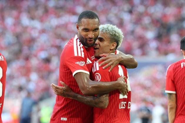 Torjubel von Jonathan Tah 4 (FC Bayern Muenchen), Luis Diaz 14 (FC Bayern Muenchen) zum 1:0, FC Bayern Muenchen vs. RB Leipzig, Fussball, Telekom Cup, 15.08.2026 Muenchen Bayern Deutschland *** Jonathan Tah celebrates a goal (4, FC Bayern Munich), Luis Diaz (14, FC Bayern Munich) scores the 1-0 goal, FC Bayern Munich vs. RB Leipzig, Soccer, Telekom Cup, August 15, 2026, Munich, Bavaria, Germany Copyright: xkolbert-press ChristianxKolbertx