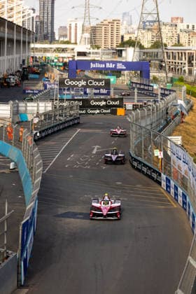 2026 FORMULA E LONDON ePRIX 01 ROWLAND Oliver (gbr), Nissan Formula E Team, Nissan e-4ORCE 05, action during the London ePrix, 16th and 17th round of the 2025-26 ABB FIA Formula E World Championship, WM, Weltmeisterschaft on the ExCel London Circuit from August 14 to 16, 2026 in London, United Kingdom - LondonUnited Kingdom  Copyright: xDamienxDoumerguex