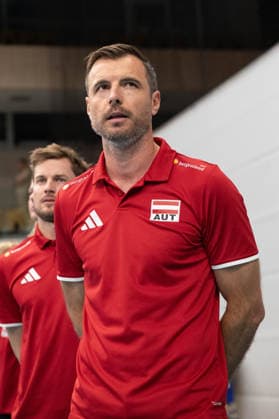 VOLLEYBALL - AUT vs GER, test match VIENNA,AUSTRIA,15.AUG.26 - VOLLEYBALL - OEVV international test match, ladies, Austria vs Germany. Image shows head coach Ronald Schwab (AUT).  GEPAxpictures xGabrielxLopez