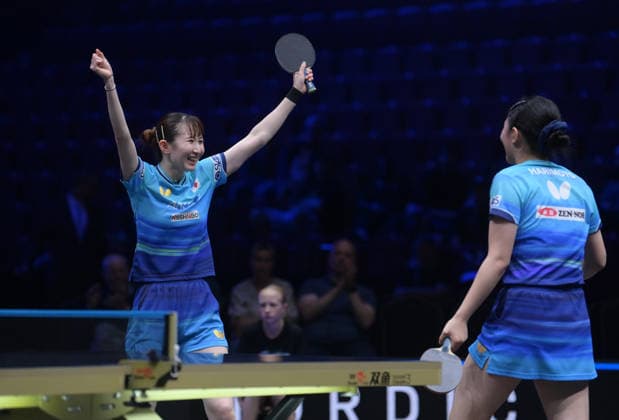 (260815) -- MALMO, Aug. 15, 2026 -- Harimoto Miwa Hayata Hina (L) of Japan celebrate winning after the women s doubles final match against Doo Hoi Kem Ng Wing Lam of China s Hong Kong at the WTT Europe Smash Sweden 2026 in Malmo, Sweden, Aug. 15, 2026. ) (SP)SWEDEN-MALMO Table tennis, Tischtennis WTT EUROPE SMASH 2026-WOMEN S DOUBLES WengxXinyang 