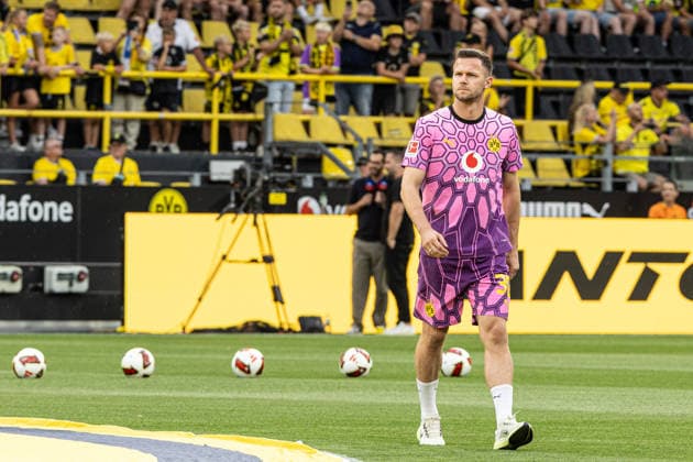 Regionalliga West: Borussia Dortmund II - 1.FC Köln II, 07.08.2026 Patrick Drewes (Borussia Dortmund, 30) bei der offiziellen Vorstellung der Kader für die Saison 2026 27. Regionalliga West: Borussia Dortmund II - 1.FC Köln II, Rote Erde, Dortmund; 07.08.2026 DFB regulations prohibit any use of photographs as image sequences and or quasi video. *** Regionalliga West: Borussia Dortmund II 1, 1 FC Köln II, August 7, 2026. Patrick Drewes of Borussia Dortmund, age 30, at the official presentation of the rosters for the 2026–27 season. Regionalliga West: Borussia Dortmund II 1, 1 FC Köln II, Rote Erde, Dortmund, August 7, 2026 DFB regulations prohibit any use of photographs as image sequences and or quasi-video Copyright: xBEAUTIFULxSPORTS Buriakovx