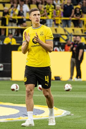 Regionalliga West: Borussia Dortmund II - 1.FC Köln II, 07.08.2026 Nico Schlotterbeck (Borussia Dortmund, 4) bei der offiziellen Vorstellung der Kader für die Saison 2026 27. Regionalliga West: Borussia Dortmund II - 1.FC Köln II, Rote Erde, Dortmund; 07.08.2026 DFB regulations prohibit any use of photographs as image sequences and or quasi video. *** Regionalliga West: Borussia Dortmund II vs. 1. FC Köln II, August 7, 2026. Nico Schlotterbeck of Borussia Dortmund, number 4, at the official presentation of the rosters for the 2026–27 Regionalliga West season: Borussia Dortmund II vs. 1. FC Köln II, Rote Erde, Dortmund, August 7, 2026. DFB regulations prohibit any use of photographs as image sequences and or quasi-video. Copyright: xBEAUTIFULxSPORTS Buriakovx