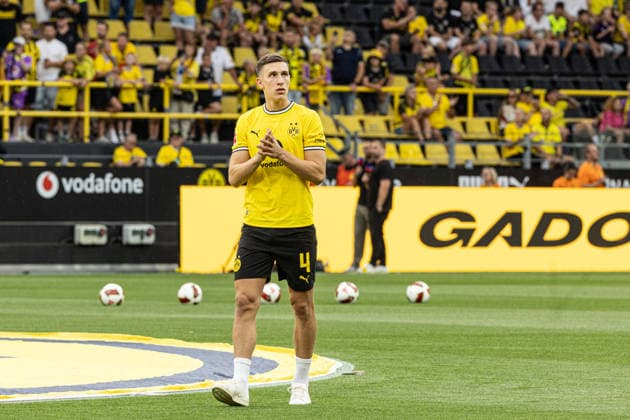 Regionalliga West: Borussia Dortmund II - 1.FC Köln II, 07.08.2026 Nico Schlotterbeck (Borussia Dortmund, 4) bei der offiziellen Vorstellung der Kader für die Saison 2026 27. Regionalliga West: Borussia Dortmund II - 1.FC Köln II, Rote Erde, Dortmund; 07.08.2026 DFB regulations prohibit any use of photographs as image sequences and or quasi video. *** Regionalliga West: Borussia Dortmund II vs. 1. FC Köln II, August 7, 2026. Nico Schlotterbeck of Borussia Dortmund, number 4, at the official presentation of the rosters for the 2026–27 Regionalliga West season: Borussia Dortmund II vs. 1. FC Köln II, Rote Erde, Dortmund, August 7, 2026. DFB regulations prohibit any use of photographs as image sequences and or quasi-video. Copyright: xBEAUTIFULxSPORTS Buriakovx