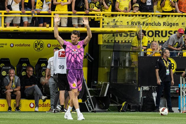 Regionalliga West: Borussia Dortmund II - 1.FC Köln II, 07.08.2026 Gregor Kobel (Borussia Dortmund, 1) bei der offiziellen Vorstellung der Kader für die Saison 2026 27. Regionalliga West: Borussia Dortmund II - 1.FC Köln II, Rote Erde, Dortmund; 07.08.2026 DFB regulations prohibit any use of photographs as image sequences and or quasi video. *** Regionalliga West: Borussia Dortmund II vs. 1. FC Köln II, August 7, 2026. Gregor Kobel of Borussia Dortmund, No. 1, at the official presentation of the rosters for the 2026–27 season. Regionalliga West: Borussia Dortmund II vs. 1. FC Köln II, Rote Erde, Dortmund, August 7, 2026. DFB regulations prohibit any use of photographs as image sequences and or quasi-video. Copyright: xBEAUTIFULxSPORTS Buriakovx