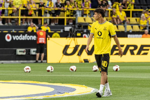 Regionalliga West: Borussia Dortmund II - 1.FC Köln II, 07.08.2026 Samuele Inacio (Borussia Dortmund, 40) bei der offiziellen Vorstellung der Kader für die Saison 2026 27. Regionalliga West: Borussia Dortmund II - 1.FC Köln II, Rote Erde, Dortmund; 07.08.2026 DFB regulations prohibit any use of photographs as image sequences and or quasi video. *** Regionalliga West: Borussia Dortmund II vs. 1. FC Köln II, August 7, 2026—Samuele Inacio of Borussia Dortmund, No. 40, at the official presentation of the rosters for the 2026–27 season—Regionalliga West: Borussia Dortmund II vs. 1. FC Köln II, Rote Erde, Dortmund, August 7, 2026. DFB regulations prohibit any use of photographs as image sequences and or quasi-video Copyright: xBEAUTIFULxSPORTS Buriakovx