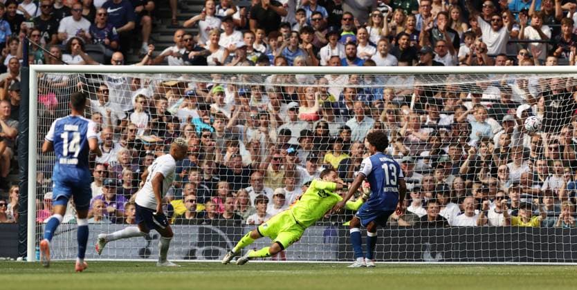 Pre Season Friendly - Tottenham Hotspur v TSG 1899 Hoffenheim LONDON, ENGLAND, AUGUST 15: GOAL 1-0, Richarlison of Tottenham Hotspur scores a goal to put Tottenham Hotspur 1-0 ahead during the Pre Season Friendly match between Tottenham Hotspur v TSG 1899 Hoffenheim at Tottenham Hotspur Stadium, London on 15 August. (Photo by Daniel Weir) London Tottenham Hotspur Stadium United Kingdom Copyright: xDanielxWeir SportsxPressxPhotox Sportspressphoto_SPR207073