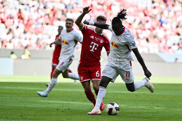 Telekom Cup 2026; FC Bayern München - RB Leipzig; 15.08.2026 MUNICH, GERMANY - 15. AUGUST: im Duell Joshua KIMMICH (FC Bayern Munich 6) und Johan BAKAYOKO (RB Leipzig 11) während dem Match des Telekom Cups 2026 zwischen dem FC Bayern München und RB Leipzig in der Allianz Arena *** Telekom Cup 2026: FC Bayern Munich vs. RB Leipzig, August 15, 2026, MUNICH, GERMANY, August 15, in a duel between Joshua Kimmich of FC Bayern Munich (No. 6) and Johan Bakayoko of RB Leipzig (No. 11) during the 2026 Telekom Cup match between FC Bayern Munich and RB Leipzig at the Allianz Arena Copyright: xBEAUTIFULxSPORTS Goldbergx
