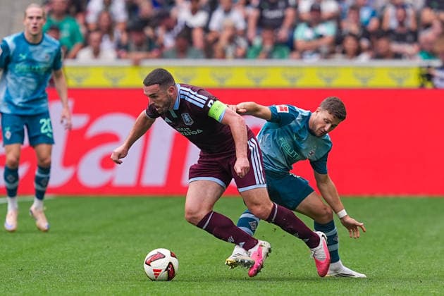 15.08.2026, xydrx, Herren, Fußball, Saisoneroeffnung, Borussia Mönchengladbach - Aston Villa, Saison 2026 2027, ista-Borussia-Park: John McGinn (Aston Villa, 7) im Zweikampf gegen Enzo Leopold (Borussia Moenchengladbach, 8) DFB regulations prohibit any use of photographs as image sequences and or quasi-video. *** August 15, 2026, xydrx, Men s, Soccer, Season Opener, Borussia Mönchengladbach vs. Aston Villa, 2026–2027 Season, at Borussia Park: John McGinn (Aston Villa) in a tackle with Enzo Leopold (Borussia Mönchengladbach). DFB regulations prohibit any use of photographs as image sequences and or quasi-video. Copyright: HMBxMedia YannisxDreimann