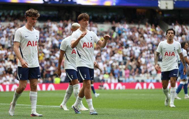 Pre Season Friendly - Tottenham Hotspur v TSG 1899 Hoffenheim LONDON, ENGLAND, AUGUST 15: GOAL 2-0, Mikey Moore of Tottenham Hotspur goal celebration after scoring a goal to put Tottenham Hotspur 2-0 ahead during the Pre Season Friendly match between Tottenham Hotspur v TSG 1899 Hoffenheim at Tottenham Hotspur Stadium, London on 15 August. (Photo by Daniel Weir) London Tottenham Hotspur Stadium United Kingdom Copyright: xDanielxWeir SportsxPressxPhotox Sportspressphoto_SPR207118