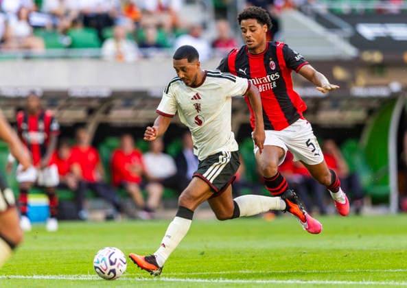 Manchester United, ManU v AC Milan Friendly Mach Youri Tielemans, Koni De Winter during a friendly match between Manchester United and AC Milan in Wroclaw,Poland on August 15, 2026 Wroclaw Poland  Copyright: xAndrzejxIwanczukx originalFilename:iwanczuk-manchest260815_npyVy.jpg