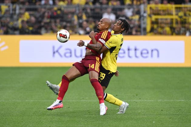 Donyell Malen (AS Rom), Filippo Mane (Borussia Dortmund), v.li. 15.08.2026, Fussball, Saison 2026 2027, Saisoneröffnung, Testspiel, Borussia Dortmund - AS Rom Dortmund Signal Iduna Park Nordrhein Westfalen Deutschland *** Donyell Malen, AS Roma; Filippo Mane, Borussia Dortmund; from left, August 15, 2026; soccer; 2026–2027 season; season opener; friendly match; Borussia Dortmund vs. AS Roma; Dortmund, Signal Iduna Park, North Rhine-Westphalia, Germany Team2