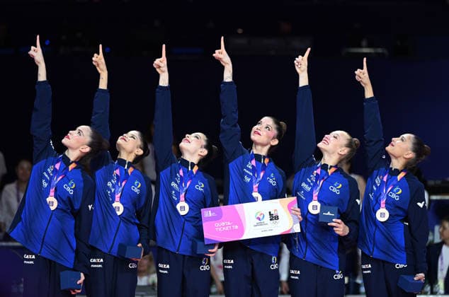 15.08.2026, xhbx, Rhythmische Sportgymnastik Weltmeisterschaft 2026, v.l. Team, Gruppe, Group, Mannschaft. Siegerehrung Group All-Around Final , 3. Platz, Bronze Frankfurt am Main *** August 15, 2026, xhbx, 2026 Rhythmic Gymnastics World Championships, v l Team, Group, Group, Team, Group All-Around Final Medal Ceremony, 3rd Place, Bronze, Frankfurt am Main