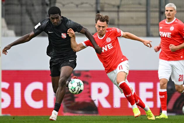 v. li. im Zweikampf Kwasi Wriedt (Havelse 11) Noah Pesch (Essen 11) 15.08.2026 ¢ Fussball ¢ Rot-Weiss Essen vs TSV Havelse, Stadion Essen, Essen, DFB DFL REGULATIONS PROHIBIT ANY USE OF PHOTOGRAPHS AS IMAGE SEQUENCES AND OR QUASI-VIDEO NRW Germany *** From left: Kwasi Wriedt (Havelse 11) and Noah Pesch (Essen 11) in a one-on-one battle, August 15, 2026 ¢ Soccer ¢ Rot Weiss Essen vs. TSV Havelse, Essen Stadium, Essen, DFB DFL regulations prohibit any use of photographs as image sequences and or quasi-video NRW Germany Copyright: xpepphotox xHorstxMauelshagenx pep00321, pep_20260815_hm_397535