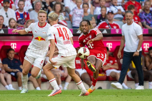 Sacha Boey 23 (FC Bayern Muenchen), FC Bayern Muenchen - RB Leipzig, Fussball, Telekom Cup, Freundschaftsspiel, 15.08.2026 DFB regulations prohibit any use of photographs as image sequences and or quasi-video Muenchen Bayern Deutschland *** Sacha Boey, 23, FC Bayern Munich, FC Bayern Munich vs. RB Leipzig, soccer, Telekom Cup, friendly match, August 15, 2026. DFB regulations prohibit any use of photographs as image sequences and or quasi-video. Munich, Bayern, Germany Copyright: xkolbert-press UlrichxGamelx