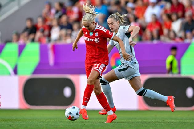 v.li.: Pernille HARDER (FC Bayern Muenchen, FCB, 21) Janina Minge (Wolfsburg, 6) im Zweikampf, Duell, duel, tackle, Dynamik, Action, Aktion, 15.08.2026, Ingolstadt (Deutschland), Fussball, Google Pixel Supercup, FC Bayern München - VfL Wolfsburg, DFB DFL REGULATIONS PROHIBIT ANY USE OF PHOTOGRAPHS AS IMAGE SEQUENCES AND OR QUASI-VIDEO. *** From left: Pernille HARDER, FC Bayern Munich, FCB, 21; Janina Minge, Wolfsburg, 6; in a tackle, duel, tackle, dynamic, action, 15 Aug 2026, Ingolstadt, Germany, soccer, Google Pixel Super Cup, FC Bayern Munich vs. VfL Wolfsburg, DFB and DFL regulations prohibit any use of photographs as image sequences and or quasi-video xslx