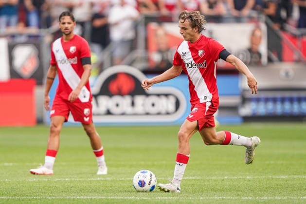 2026-8-15 FC Utrecht v AZ Alkmaar - Dutch Vriendenloterij Eredvisie UTRECHT, NETHERLANDS - AUGUST 15: Ferdinand Pohl of FC Utrecht runs with the ball during the Dutch Vriendenloterij Eredvisie match between FC Utrecht and AZ Alkmaar at Stadion Galgenwaard on August 15, 2026 in Utrecht, Netherlands. Utrecht Stadion Galgenwaard Netherlands Content not available for redistribution in The Netherlands directly or indirectly through any third parties. Copyright: xAndrexWeeningx