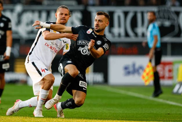 SOCCER - BL, Sturm vs Altach GRAZ,AUSTRIA,15.AUG.26 - SOCCER - ADMIRAL Bundesliga, SK Sturm Graz vs SCR Altach. Image shows Patrick Sebastian Greil (Altach) and Juergen Heil (Sturm).  GEPAxpictures xJamesxDoak
