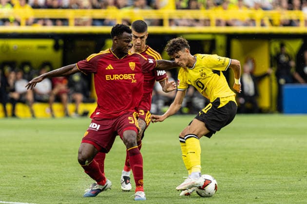 Testspiel, BVB-Saisoneröffnung 2026 27: Borussia Dortmund - AS Roma; 15.08.2026 Evan Ndicka (AS Roma, 5), Samuele Inacio (Borussia Dortmund, 40) Testspiel, BVB-Saisoneröffnung 2026 27: Borussia Dortmund - AS Roma; Signal Iduna Park, Dortmund; 15.08.2026 *** Friendly Match, BVB 2026–27 Season Opener: Borussia Dortmund vs. AS Roma, August 15, 2026; Evan Ndicka (AS Roma, 5), Samuele Inacio (Borussia Dortmund, 40); Friendly Match, BVB 2026–27 Season Opener: Borussia Dortmund vs. AS Roma, Signal Iduna Park, Dortmund, August 15, 2026 Copyright: xBEAUTIFULxSPORTS Buriakovx