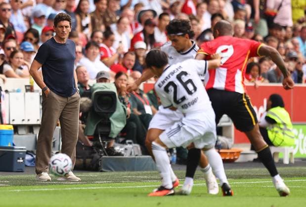 Keith Andrews head coach of Brentford Brentford v Eintracht Frankfurt, Pre Season Friendly, Football, Gtech Community Stadium, London, UK - 15 Aug 2026London Gtech Community Stadium United Kingdom EDITORIAL USE ONLY No use with unauthorised audio, video, data, fixture lists, club league logos or live services. Online in-match use limited to 120 images, no video emulation. No use in betting, games or single club league player publications.  Copyright: xMichaelxZemanek Shutterstockx 17070130cf