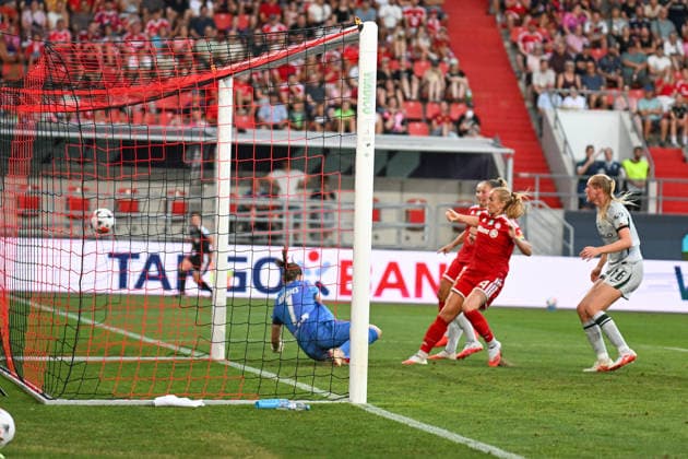 Fußball I Frauen I Saison 2026-2027 I Supercup I FC Bayern München - VfL Wolfsburg I 15.08.2026 Tor zum 2:0 für die FC Bayern Frauen Ingolstadt Audi Sportpark Bayern Deutschland *** Soccer I Women s I 2026–2027 Season I Super Cup I FC Bayern Munich vs. VfL Wolfsburg I August 15, 2026 Goal to make it 2–0 for the FC Bayern Women s Team in Ingolstadt at Audi Sportpark, Bavaria, Germany Copyright: xLobeca InesxHähnelx