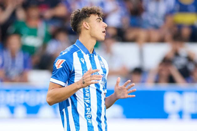 August 15, 2026, Vitoria, Alaba, Spain: Angel Perez of Deportivo Alaves reacts during the LaLiga EA Sports match between Deportivo Alaves and Getafe CF at Mendizorrotza on August 15, 2026, in Vitoria, Spain. Deportivo Alaves V Getafe CF - LaLiga EA Sports  - ZUMAa181 20260815_zaa_a181_020 Copyright: xRicardoxLarreinax