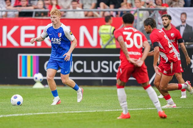 2026-8-15 FC Utrecht v AZ Alkmaar - Dutch Vriendenloterij Eredvisie UTRECHT, NETHERLANDS - AUGUST 15: Kees Smit of AZ Alkmaar runs with the ball during the Dutch Vriendenloterij Eredvisie match between FC Utrecht and AZ Alkmaar at Stadion Galgenwaard on August 15, 2026 in Utrecht, Netherlands. Utrecht Stadion Galgenwaard Netherlands Content not available for redistribution in The Netherlands directly or indirectly through any third parties. Copyright: xAndrexWeeningx