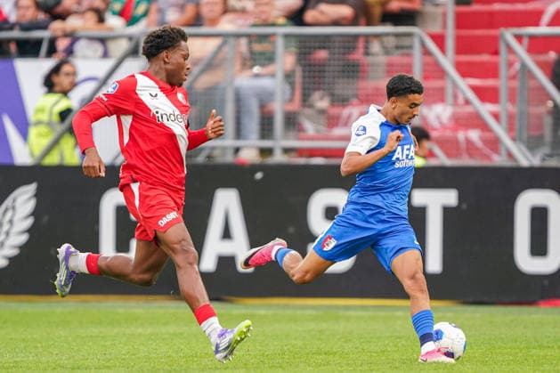 2026-8-15 FC Utrecht v AZ Alkmaar - Dutch Vriendenloterij Eredvisie UTRECHT, NETHERLANDS - AUGUST 15: Ayoub Oufkir of AZ Alkmaar runs with the ball during the Dutch Vriendenloterij Eredvisie match between FC Utrecht and AZ Alkmaar at Stadion Galgenwaard on August 15, 2026 in Utrecht, Netherlands. Utrecht Stadion Galgenwaard Netherlands Content not available for redistribution in The Netherlands directly or indirectly through any third parties. Copyright: xAndrexWeeningx