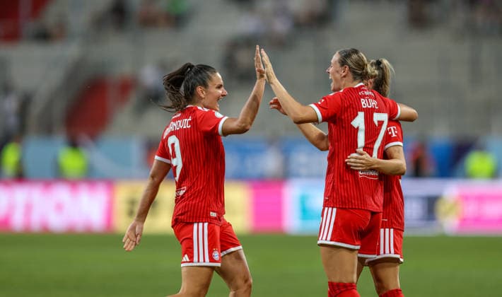 GER, Ingolstadt, Bayern München vs VfL Wolfsburg, DFB, Google Pixel Supercup der Frauen, Fussball, Spielzeit 2026 2027, Audi-Sportpark, Finale im Bild: Klara Bühl (FC Bayern München Frauen 17) erzielt das Tor zum 3:0, Tor, Jubel und Freude, Emotionen mit Jovana DamnjanoviÄ‡ (FC Bayern München Frauen 9) DFB DFL REGULATIONS PROHIBIT ANY USE OF PHOTOGRAPHS AS IMAGE SEQUENCES AND OR QUASI-VIDEO, 15.08.2026 *** GER, Ingolstadt, Bayern Munich vs. VfL Wolfsburg, DFB, Google Pixel Women s Super Cup, soccer, 2026–2027 season, Audi Sportpark, Final Highlights: Klara Bühl of FC Bayern Munich Women’s Team 17 scores the goal to make it 3–0; goal, celebration, and joy; emotions with Jovana Damnjanovic FC Bayern Munich Women’s 9 DFB DFL REGULATIONS PROHIBIT ANY USE OF PHOTOGRAPHS AS IMAGE SEQUENCES AND OR QUASI-VIDEO, August 15, 2026 Copyright: HMBxMedia HendrikxHamelau