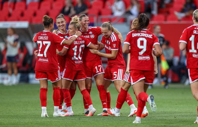 GER, Ingolstadt, Bayern München vs VfL Wolfsburg, DFB, Google Pixel Supercup der Frauen, Fussball, Spielzeit 2026 2027, Audi-Sportpark, Finale im Bild: Klara Bühl (FC Bayern München Frauen 17) erzielt das Tor zum 2:0 per Freistoß, Tor, Jubel und Freude, Emotionen DFB DFL REGULATIONS PROHIBIT ANY USE OF PHOTOGRAPHS AS IMAGE SEQUENCES AND OR QUASI-VIDEO, 15.08.2026 *** GER, Ingolstadt, Bayern Munich vs. VfL Wolfsburg, DFB, Google Pixel Women s Super Cup, Soccer, 2026–2027 Season, Audi Sportpark, Final Highlights: Klara Bühl of FC Bayern Munich Women s U-17 scores the 2–0 goal on a free kick, Goal, celebration and joy, emotions. DFB and DFL regulations prohibit any use of photographs as image sequences and or quasi-video. August 15, 2026 Copyright: HMBxMedia HendrikxHamelau
