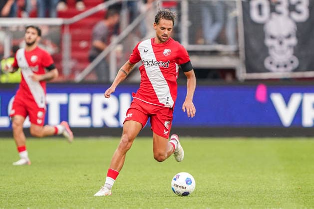 2026-8-15 FC Utrecht v AZ Alkmaar - Dutch Vriendenloterij Eredvisie UTRECHT, NETHERLANDS - AUGUST 15: Siebe Horemans of FC Utrecht runs with the ball during the Dutch Vriendenloterij Eredvisie match between FC Utrecht and AZ Alkmaar at Stadion Galgenwaard on August 15, 2026 in Utrecht, Netherlands. Utrecht Stadion Galgenwaard Netherlands Content not available for redistribution in The Netherlands directly or indirectly through any third parties. Copyright: xAndrexWeeningx