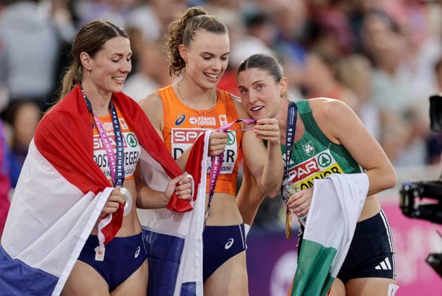 2026 European Athletics Championships, Alexander Stadium, Birmingham, England 15 8 2026 Women™s Heptathlon - 800m Ireland™s Kate O™Connor celebrates with Netherland™s Emma Oosterwegel and Sofie Dokter Kate O™Connor celebrates with Emma Oosterwegel and Sofie Dokter 15 8 2026  Copyright: xx 0S9A7286