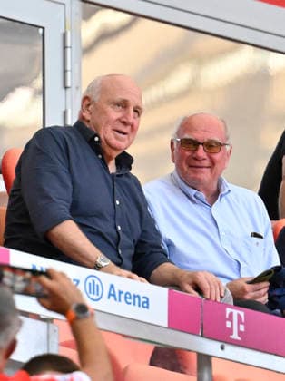 auf der Tribuene Uli Hoeneß Hoeness Ehrenpraesident Aufsichtsrat FC Bayern Muenchen FCB Dieter Hoeness FC Bayern Muenchen FCB vs RB Leipzig RBL Telekom Cup 15.08.2026 DFL REGULATIONS PROHIBIT ANY USE OF PHOTOGRAPHS AS IMAGE SEQUENCES AND OR QUASI-VIDEO FC Bayern Muenchen FCB vs RB Leipzig RBL *** In the stands: Uli Hoeneß, Honorary President of the Supervisory Board of FC Bayern Munich (FCB), Dieter Hoeneß, FC Bayern Munich (FCB) vs. RB Leipzig (RBL), Telekom Cup, August 15, 2026. DFL regulations prohibit any use of photographs as imSEQUENCES AND OR QUASI-VIDEO FC Bayern Munich FCB vs. RB Leipzig RBL