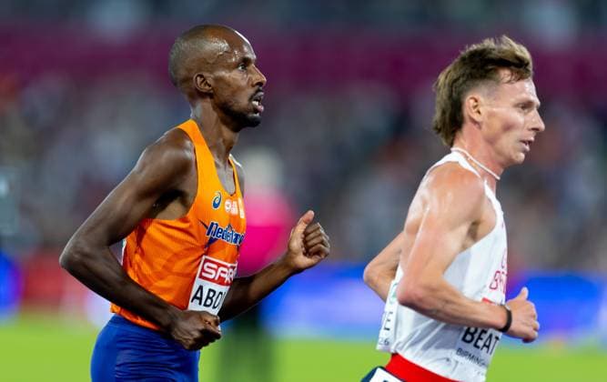 BIRMINGHAM - Mahadi Abdi Ali in action during the 10,000 meter final on the sixth day of the European Athletics Championships. IRIS VAN DEN BROEK ANP xVIxANPxSportx xxANPxIVx 565558276 originalFilename: 565558276.jpg