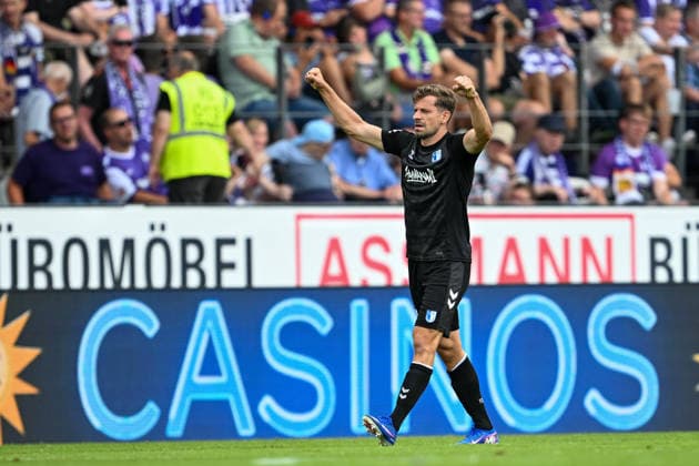 2. Bundesliga 26 27 - VfL Osnabrück - 1. FC Magdeburg am 15.08.2026 an der Bremer Brücke in Osnabrück Jubel, Torjubel, Torschuetze, Torschütze Alexander Nollenberger (Magdeburg) jubelt nach seinem Tor zum 0:1. *** 2. Bundesliga, Matchday 26, VfL Osnabrück vs. 1. FC Magdeburg on August 15, 2026, at Bremer Brücke in Osnabrück—cheers, goal celebrations, Goal scorers, goal scorer Alexander Nollenberger; Magdeburg celebrates after his goal to make it 0–1 MT