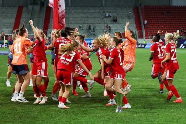 Die Frauen des FC Bayern Muenchen bei der Siegerehrung nach dem Gewinn des Google Pixel Supercup 2026, Freude, Emotion, Jubel, FC Bayern Muenchen Frauen vs. VfL Wolfsburg Frauen, Fussball, Frauen, Google Pixel Supercup 2026, Saison 2026 2027, 15.08.2026 DFB regulations prohibit any use of photographs as image sequences and or quasi-video Ingolstadt Bayern Deutschland *** The FC Bayern Munich women s team at the award ceremony after winning the 2026 Google Pixel Super Cup: joy, emotion, celebration, FC Bayern Munich Women vs. VfL Wolfsburg Women, soccer, women, 2026 Google Pixel Super Cup, 2026–2027 season, August 15, 2026. DFB regulations prohibit any use of photographs as image sequences and or quasi-video. Ingolstadt, Bavaria, Germany Copyright: xkolbert-press MartinxAgüerax