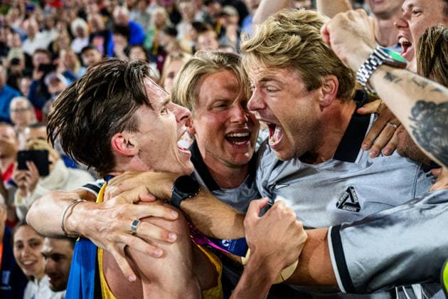 260815 Andreas Almgren of Sweden celebrates winning gold in men s 10 000 meter with friends and family during day 6 of the 2026 European Athletics Championships on August 15, 2026 in Birmingham. Photo: Maxim Thore BILDBYRAN kod MT MT1071 friidrott athletics friidrett friidrotts-em em friidretts-em 2026 european athletics championships day 6 bbeng jubel sweden sverige publik *** August 15, 2026: Andreas Almgren of Sweden celebrates winning gold in the men’s 10,000-meter race with friends and family on Day 6 of the 2026 European Athletics Championships on August 15, 2026 in Birmingham. Photo by Maxim Thore, BILDBYRAN, code MT MT1071. track and field, athletics, friidrett, friidrotts EM, 2026 European Athletics Championships, Day 6, BBENG, celebration, Sweden, audience  Copyright: MAXIMxTHORE BB260815MT040