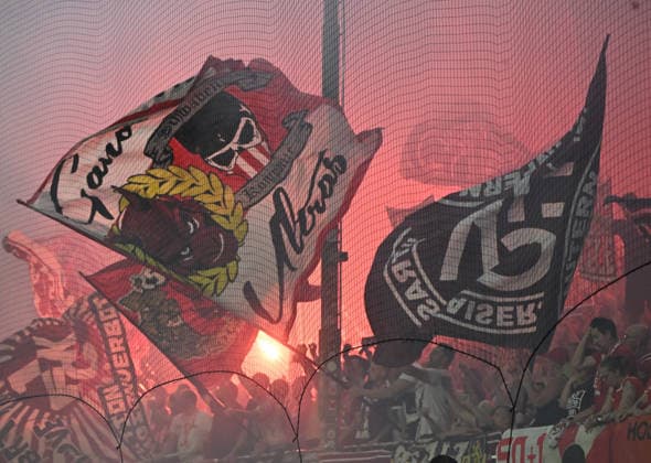Fussball - 2. Bundesliga - Saison 2026 27 1. FC Kaiserslautern 15.08.2026 Fritz-Walter-Stadion 1. FC Kaiserslautern (fck) - Karlsruher SC (ksc) 0:0 Pyro in der Westkurve 1. FC Kaiserslautern *** Soccer, 2. Bundesliga, 2026–27 Season, August 15, 2026, Fritz Walter Stadium, 1. FC Kaiserslautern vs. Karlsruher SC, 0–0, Pyrotechnics in the West Stand, 1. FC Kaiserslautern
