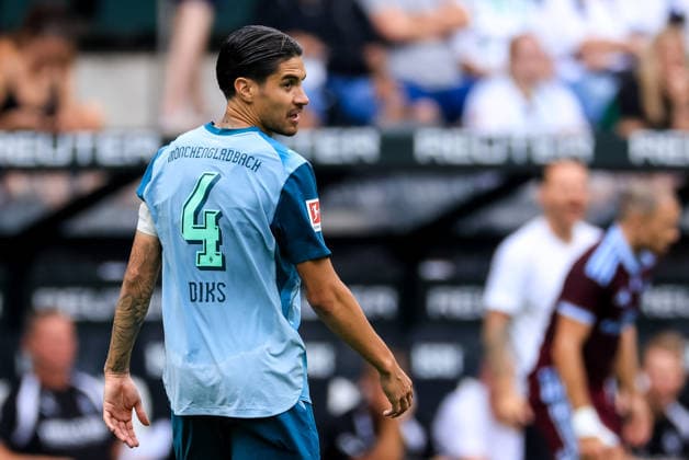 MOENCHENGLADBACH, GERMANY - AUGUST 15: Kevin Diks of Borussia Monchengladbach looks on during the pre-season friendly match between Borussia Monchengladbach and Aston Villa at the ista-Borussia-Park on August 15, 2026 in Moenchengladbach, Germany.  Copyright: xRenexNijhuis MBxMediax