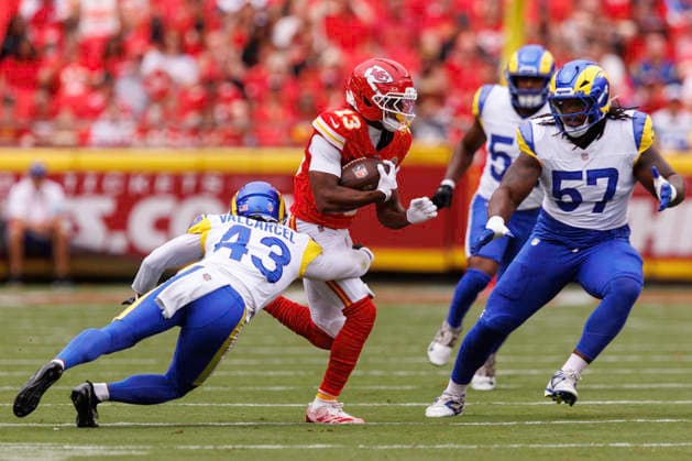 KANSAS CITY, MO - AUGUST 15: Los Angeles Rams safety Nate Valcarcel (43) tackles Kansas City Chiefs wide receiver Cyrus Allen (13) during the first half on August 15th at Arrowhead Stadium in Kansas City, Missouri. (Photo by William Purnell Icon Sportswire) NFL, American Football Herren, USA AUG 15 Rams at Chiefs EDITORIAL USE ONLY Icon2026081501268