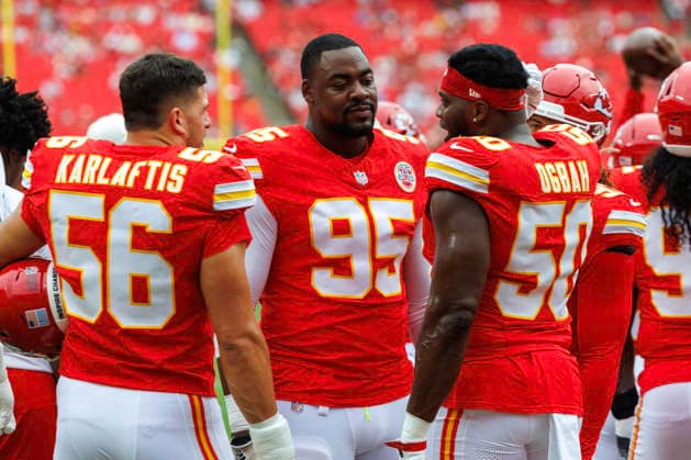 KANSAS CITY, MO - AUGUST 15: Kansas City Chiefs defensive tackle Chris Jones (95) talks with Kansas City Chiefs defensive end George Karlaftis (56) prior to the game against the Los Angeles Rams on August 15th at Arrowhead Stadium in Kansas City, Missouri. (Photo by William Purnell Icon Sportswire) NFL, American Football Herren, USA AUG 15 Rams at Chiefs EDITORIAL USE ONLY Icon2026081501804
